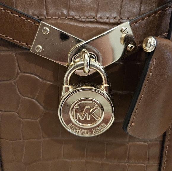 LIKE NEW MK Hamilton embossed leather Croc bag - Picture 2 of 6